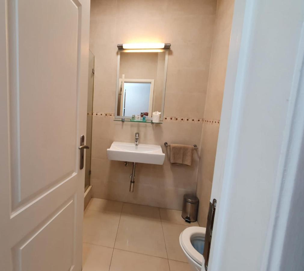 Lagos Main Avenue Studio With Marina View Balcony Εξωτερικό φωτογραφία