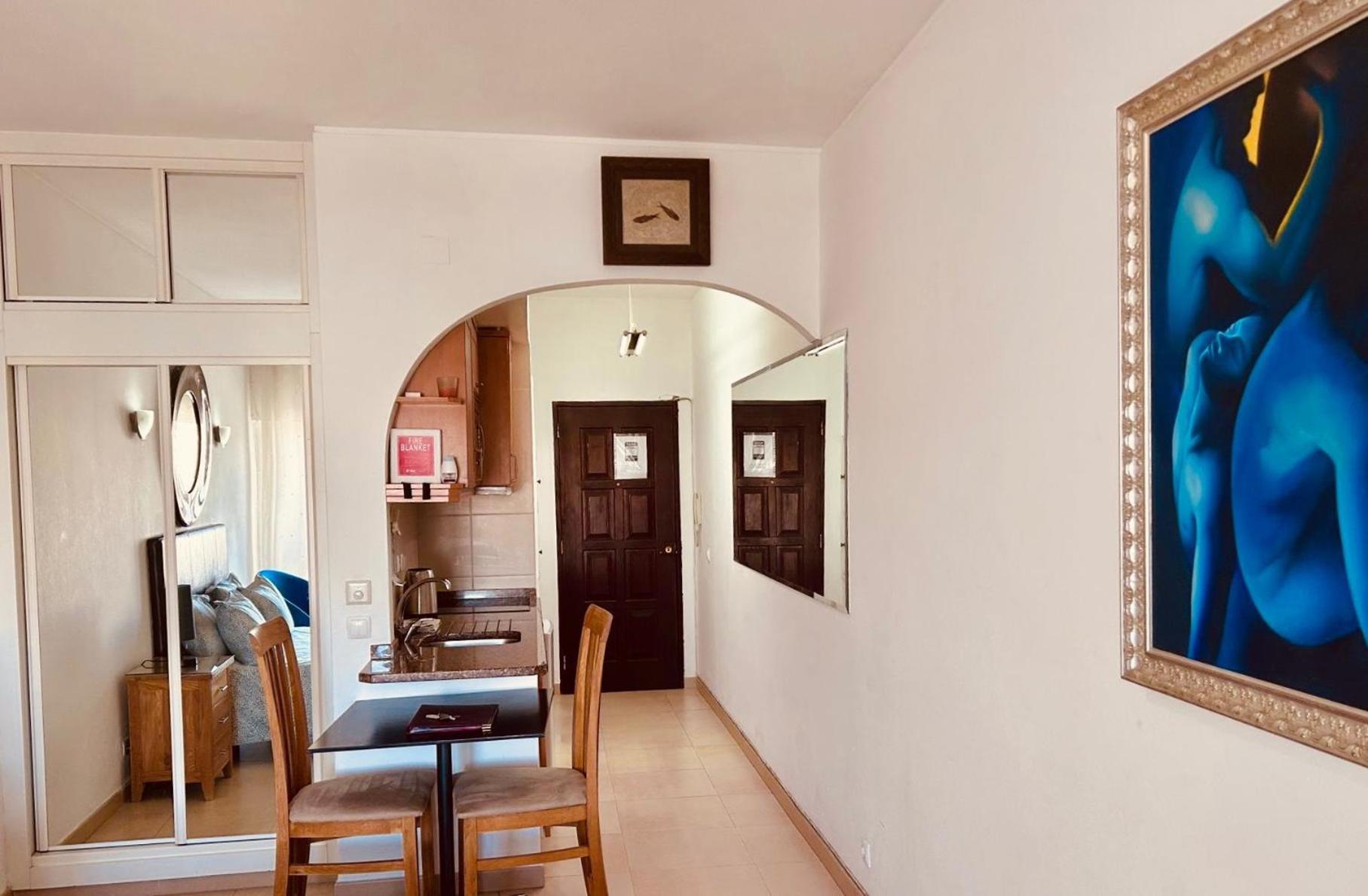 Lagos Main Avenue Studio With Marina View Balcony Εξωτερικό φωτογραφία