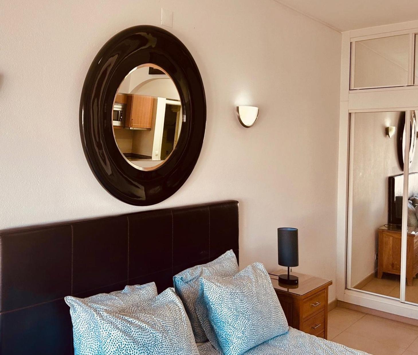 Lagos Main Avenue Studio With Marina View Balcony Εξωτερικό φωτογραφία