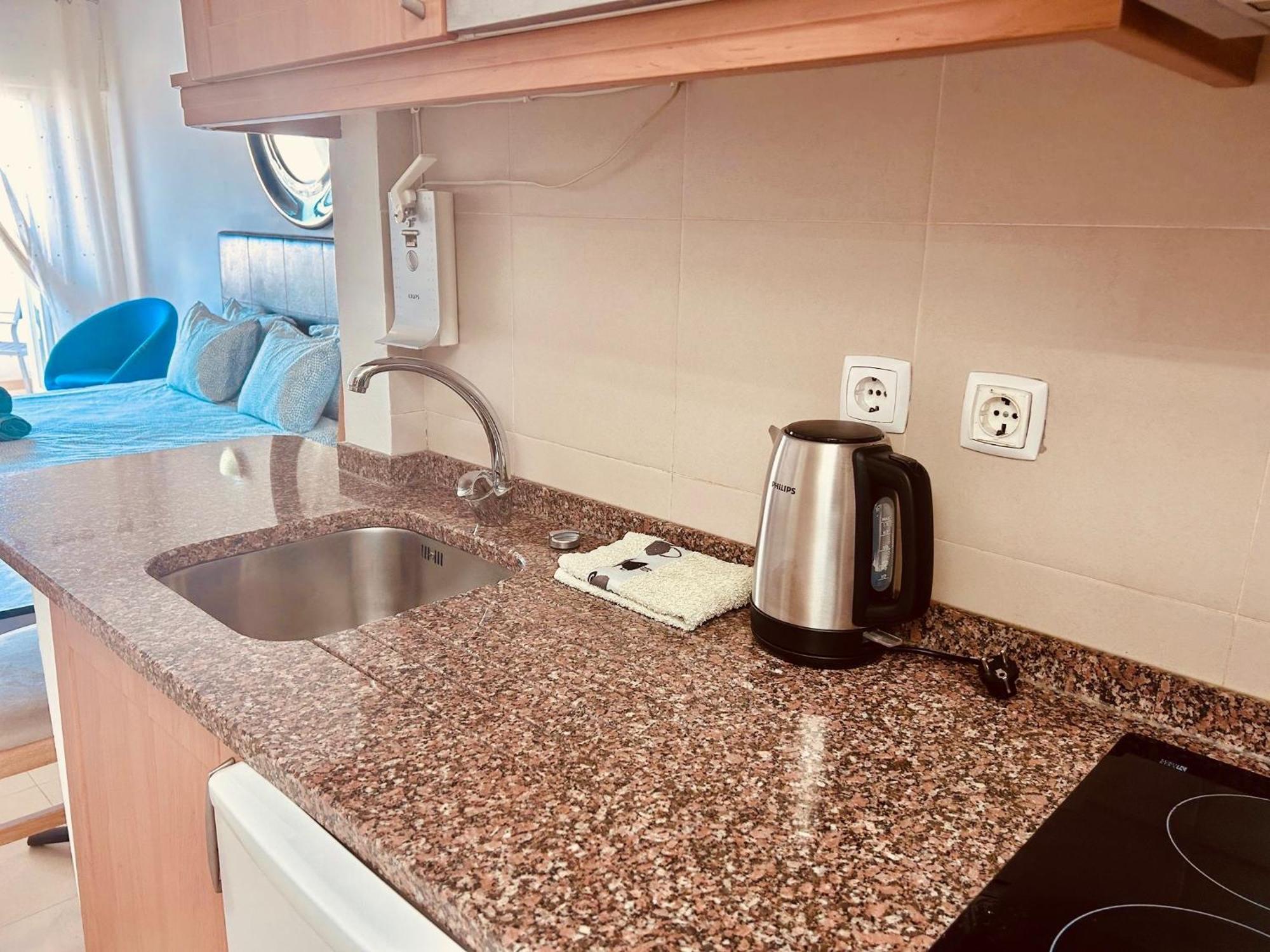 Lagos Main Avenue Studio With Marina View Balcony Εξωτερικό φωτογραφία